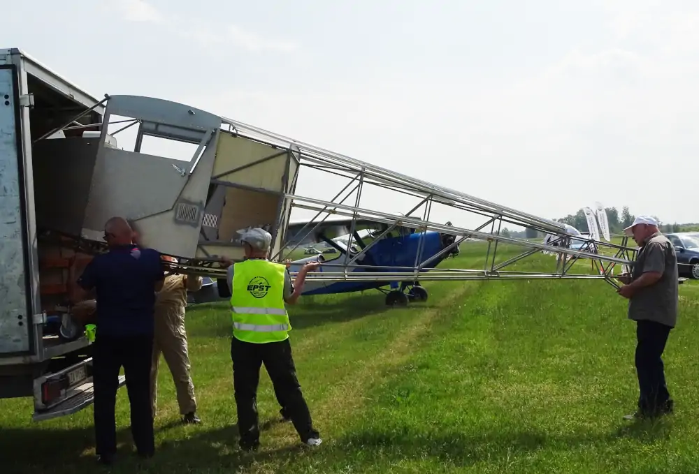 Wyładunek RWD-6 na pikniku w Turbi